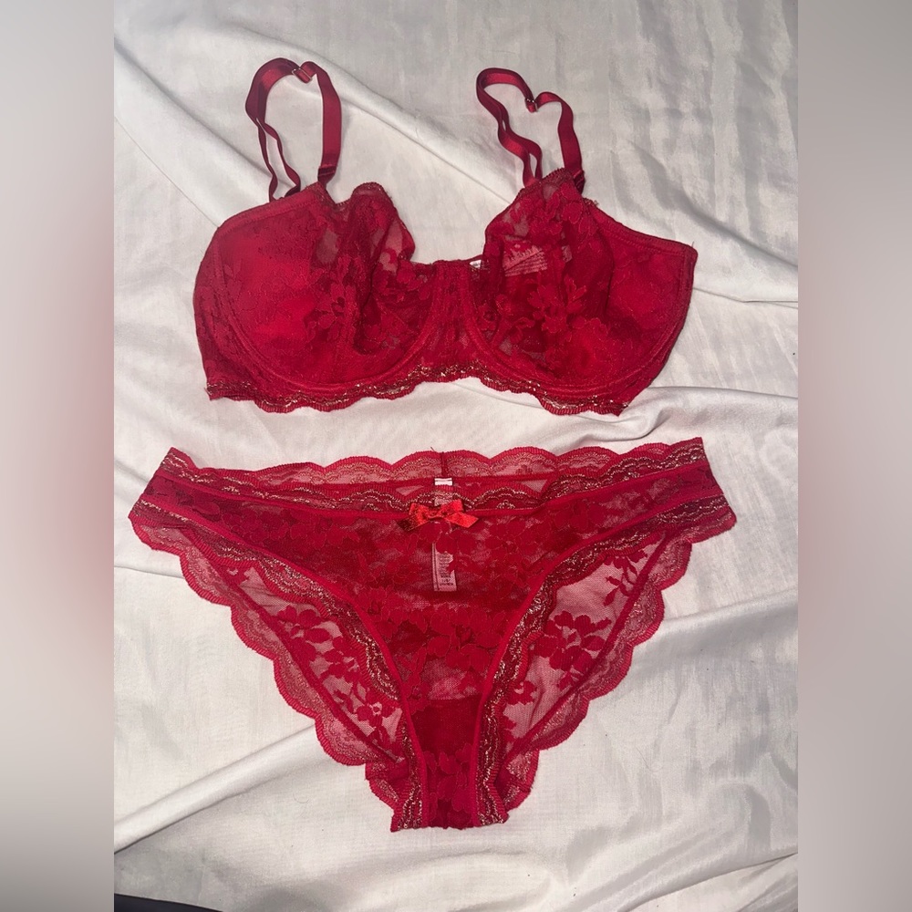 NWOT Victorias Secret Red Holiday Set BOGO-READ DESCRIPTION